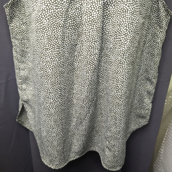 Liz Claiborne Chiffon Sleeveless V Neck Top Sz L - Picture 4 of 11